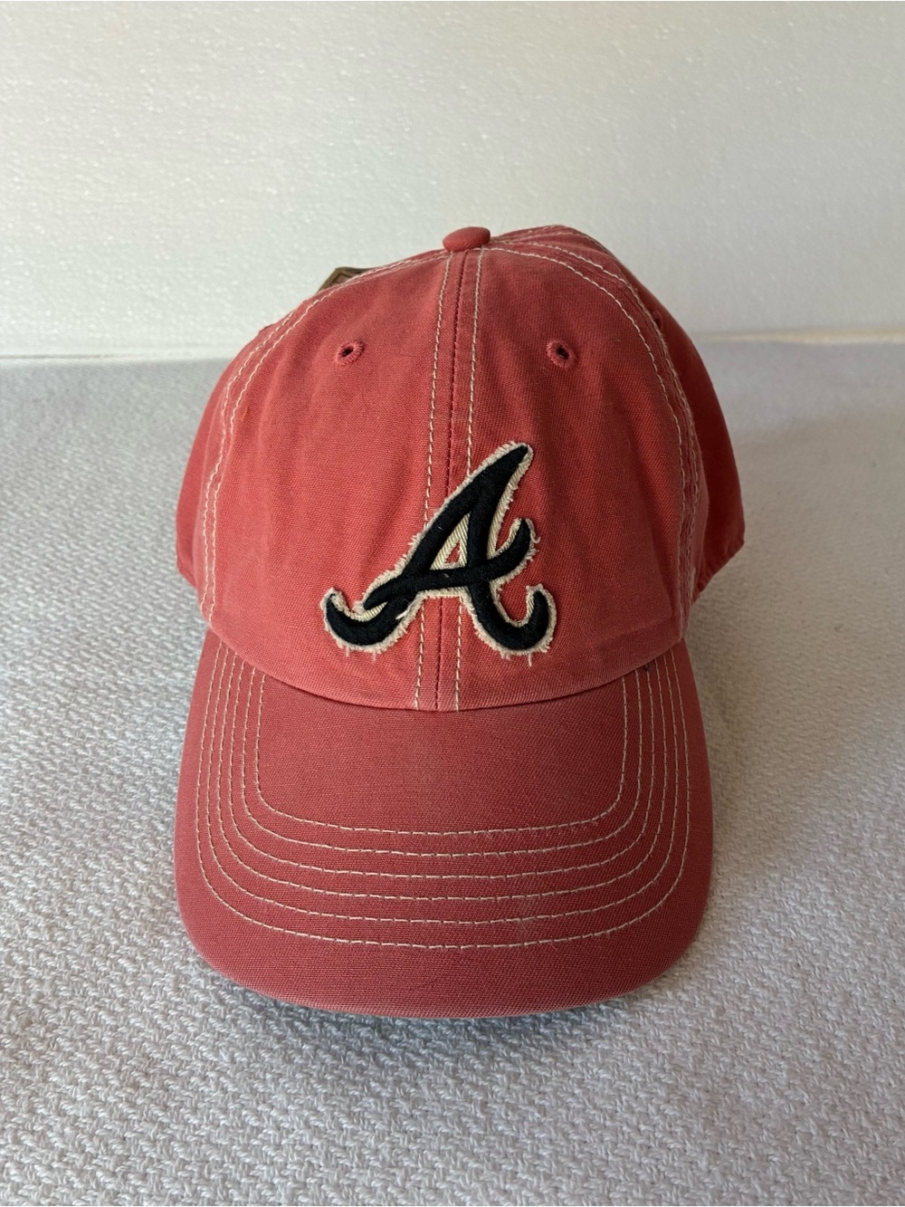 Atlanta Braves 47 Brand NWT Distressed Red Baseball Cap with White Stitching